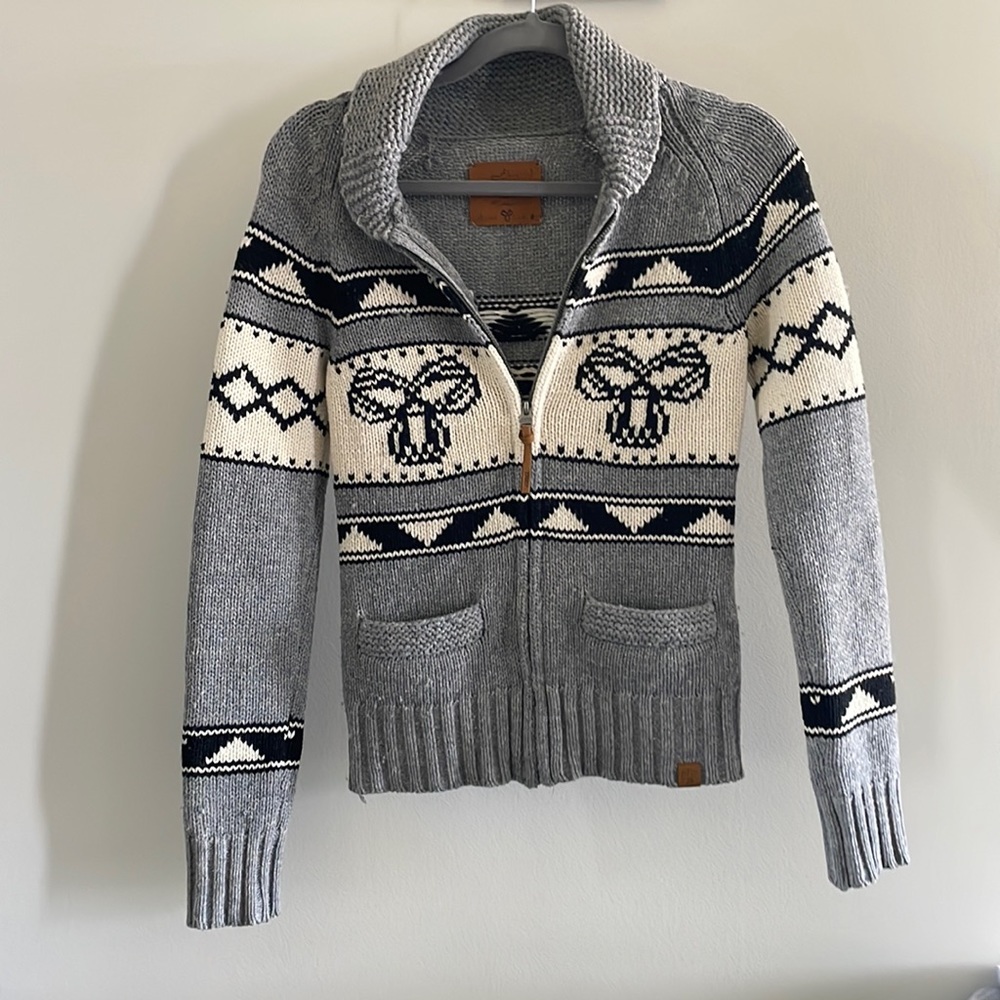 Small TNA sweater